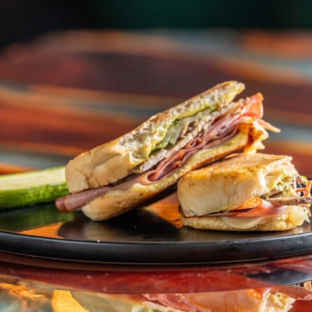 Cubano.